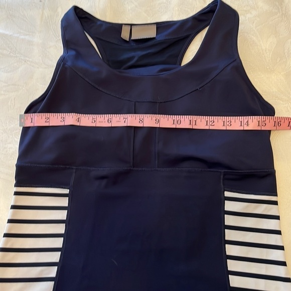 ATHLETA exercise top, size large, navy blue/white, good condition - Picture 4 of 4